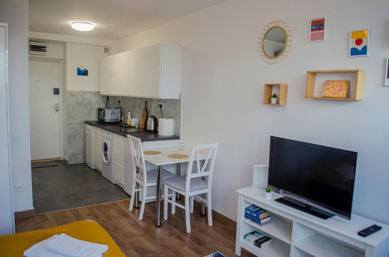 Sweet Life Apartment Next To Metro Station Warsaw Exterior photo